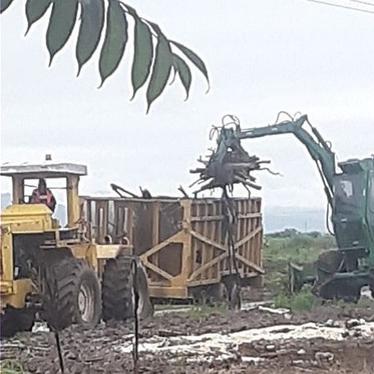 Maquinas excavadoras desalojo